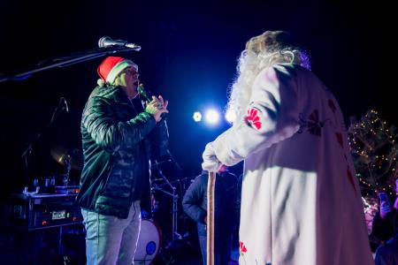 Prihod Dedka Mraza s spremstvom